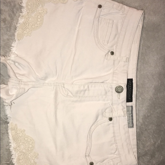 Aeropostale white shorts - Picture 2 of 4